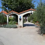Kate's Family Place Apartment