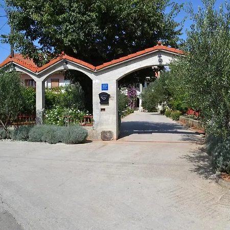 Kate's Family Place Apartman